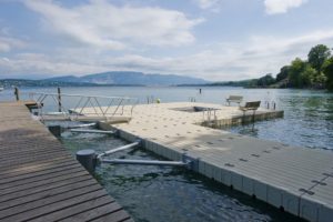 Lac Léman - Les bains de Saugy (accès par le sentier venant du parc de Saugy et passant sous la route Suisse)